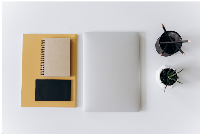 minimalist working table